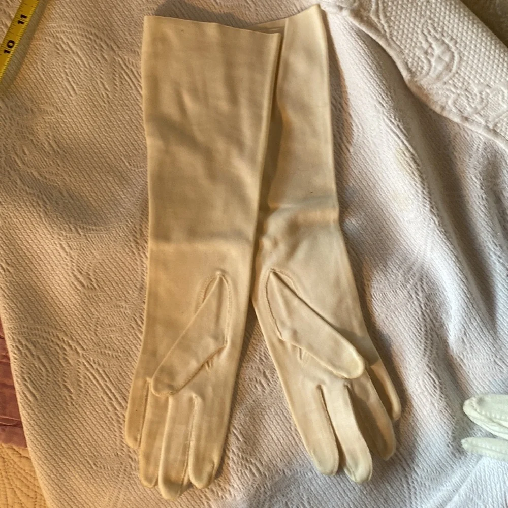 3 Pairs Vintage Bundle gloves size 6 approx